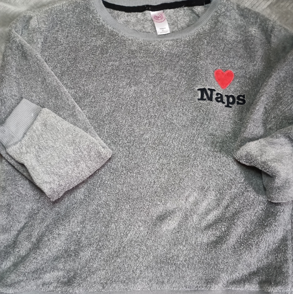 5/$25 XL cute and comfy gray "SO" graphic sweater